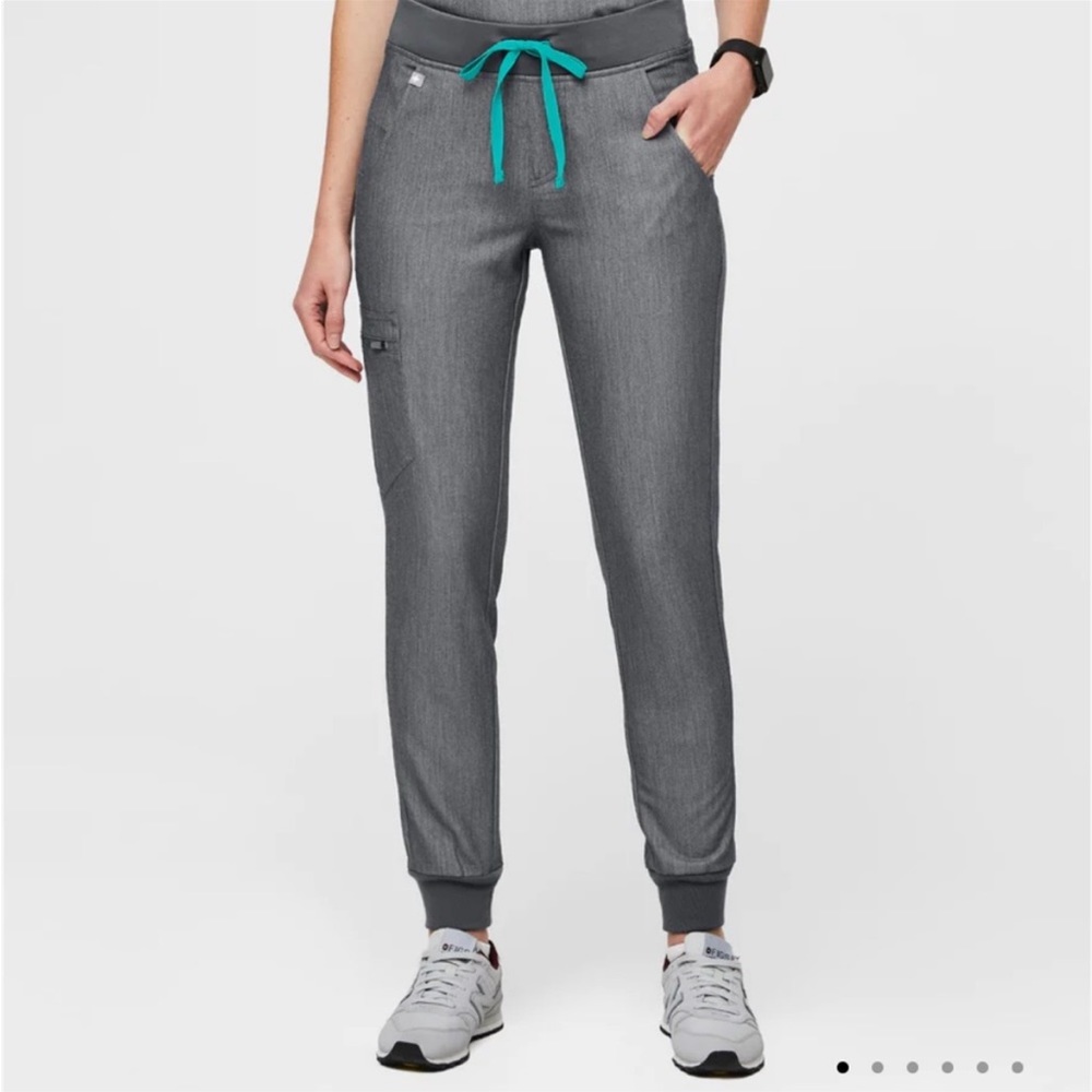 NWOT ZAMORA FIGS JOGGER SCRUBS